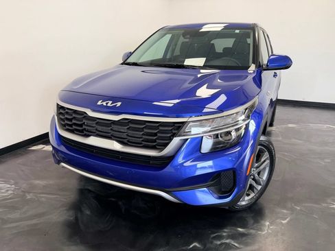 Used 2023 Kia Seltos LX AWD/4WD image 19
