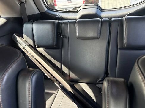 Used 2017 Toyota Highlander Limited Platinum w/ Carpet Mat Package AWD/4WD image 12