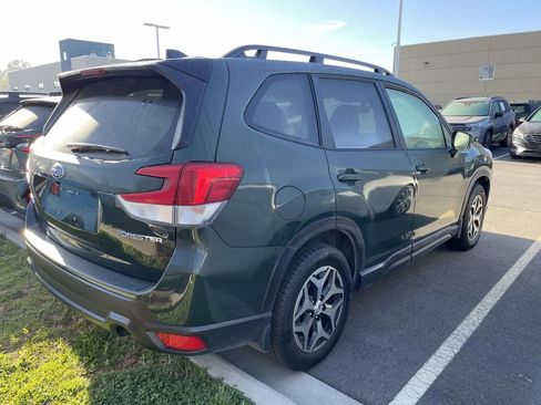 Used 2024 Subaru Forester Premium image 4