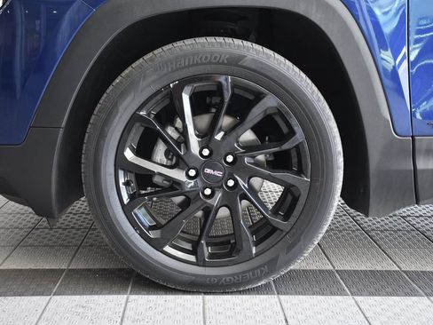 Used 2023 GMC Terrain SLT w/ Tech Package FWD image 30