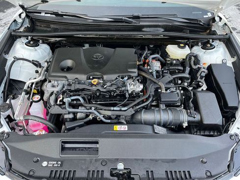 Used 2025 Toyota Camry SE image 29