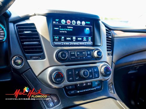Used 2020 GMC Yukon Denali w/ Denali Premium Package image 19