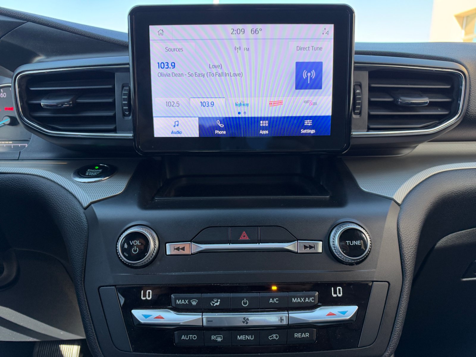 Used 2020 Ford Explorer XLT w/ Equipment Group 202A RWD image 26