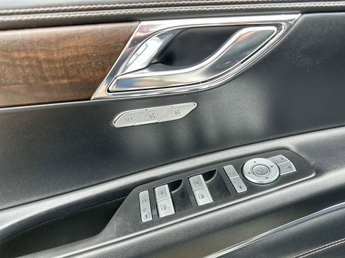 Used 2024 Genesis GV80 2.5T AWD/4WD image 13