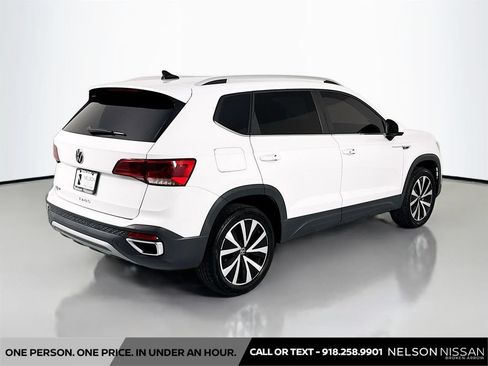 Used 2022 Volkswagen Taos SE FWD image 5