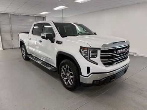 New 2026 GMC Sierra 1500 SLT image 3
