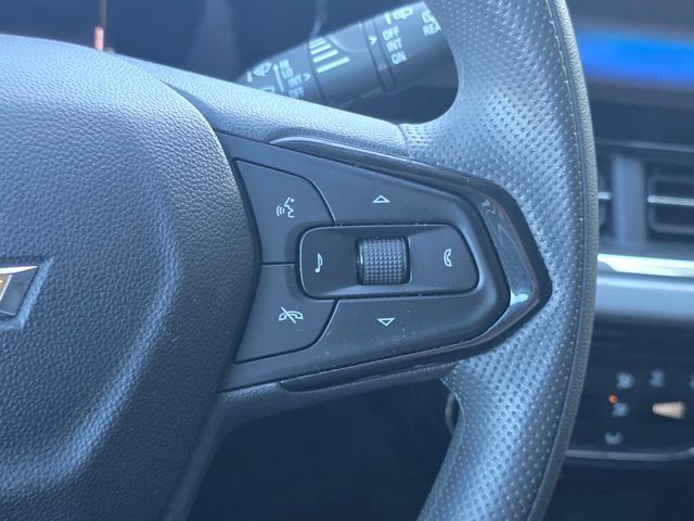 Used 2025 Chevrolet Trax LT FWD image 36