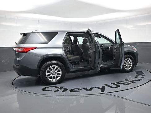 Used 2021 Chevrolet Traverse LS image 24
