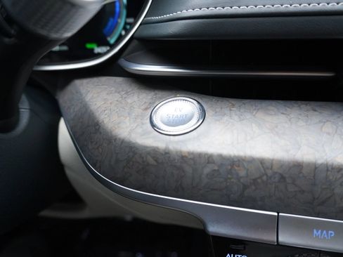 Used 2023 Genesis G80 image 23