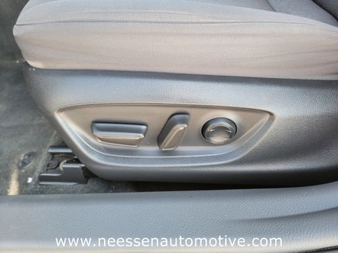 Used 2022 Toyota Camry LE image 15