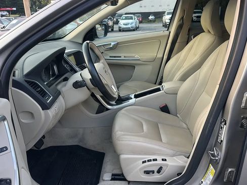 Used 2015 Volvo XC60 T5 Premier w/ Proximity Package FWD image 6