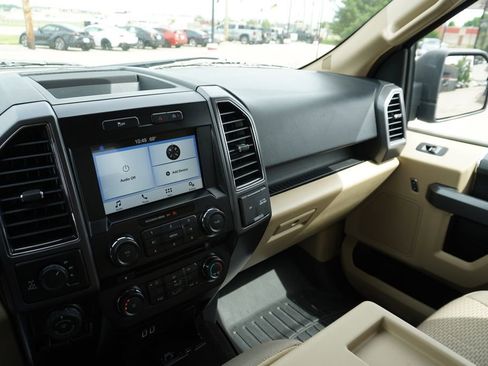 Used 2017 Ford F150 XLT w/ Equipment Group 302A Luxury AWD/4WD image 19