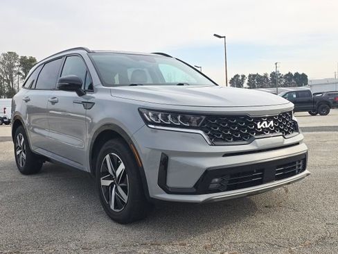 Used 2022 Kia Sorento EX w/ Panoramic Sunroof Package image 7