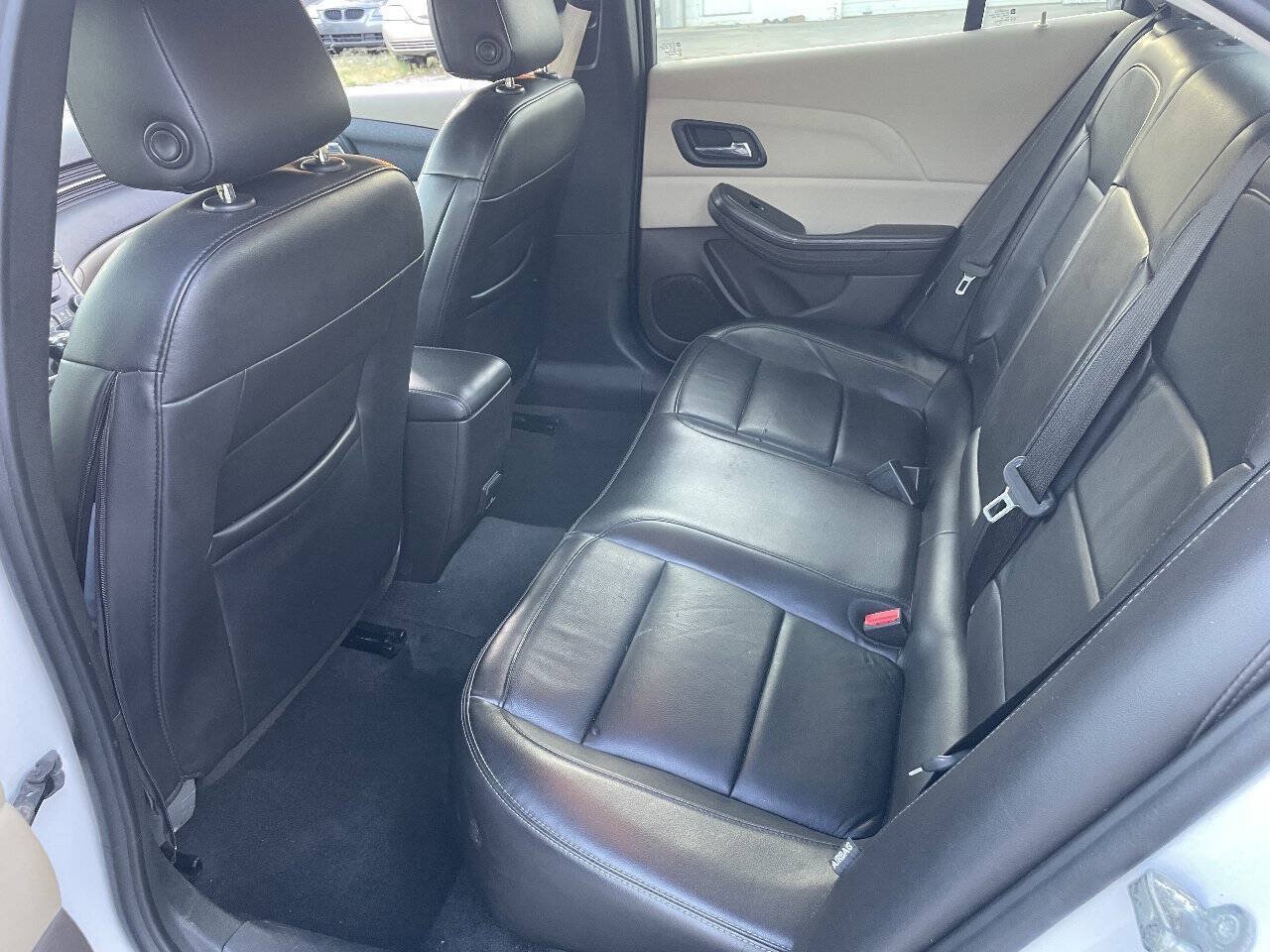 Used 2015 Chevrolet Malibu LT w/ Leather Package FWD image 14