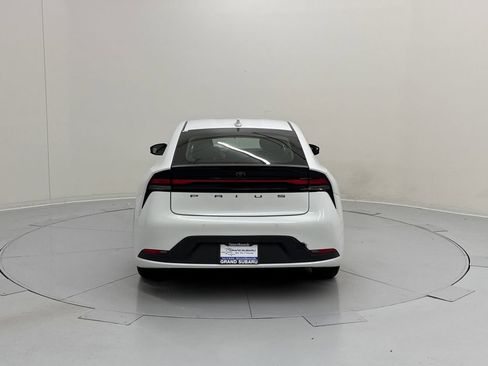 Used 2025 Toyota Prius LE image 5