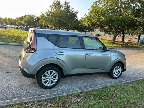 Used 2025 Kia Soul LX image 5