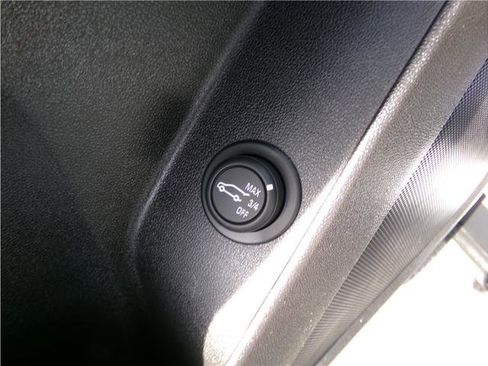 Used 2020 Chevrolet Equinox LT image 14