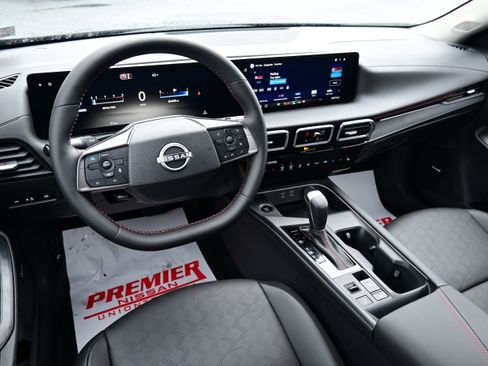 New 2026 Nissan Sentra SR w/ SR Premium Package image 18