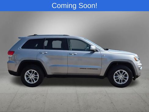 Used 2019 Jeep Grand Cherokee Laredo AWD/4WD image 7
