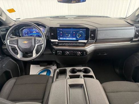 Used 2025 Chevrolet Silverado 1500 LT RWD image 3