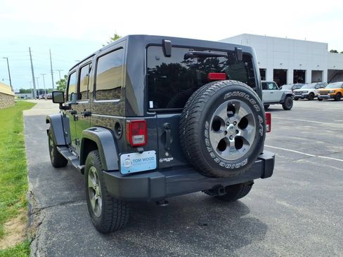 Used 2017 Jeep Wrangler Unlimited Sahara w/ Connectivity Group AWD/4WD image 8