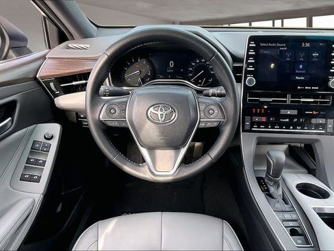 Used 2019 Toyota Avalon XLE image 8