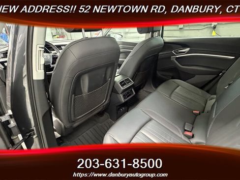 Used 2021 Audi e-tron Premium w/ Convenience Plus Package AWD/4WD image 31