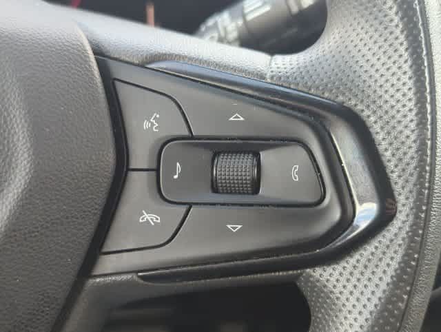 Used 2025 Chevrolet Trax LT FWD image 24