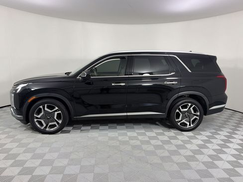 Used 2023 Hyundai Palisade Limited FWD image 2