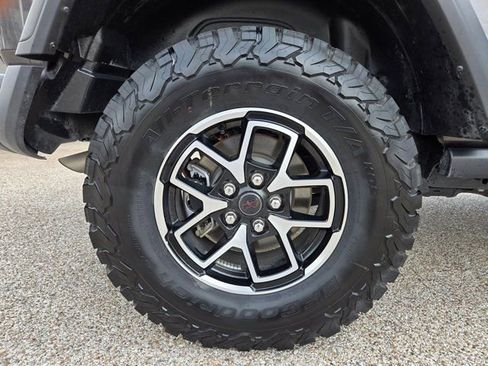 Used 2025 Jeep Wrangler Unlimited Rubicon image 32