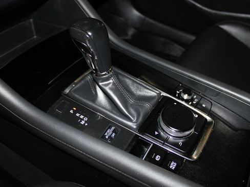 Used 2019 MAZDA MAZDA3 Sedan w/ Preferred Package FWD image 19