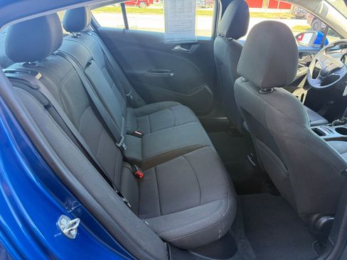 Used 2018 Chevrolet Cruze LT FWD image 14