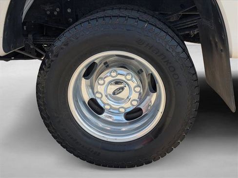 Used 2017 Ford F350 Platinum w/ Camper Package image 24