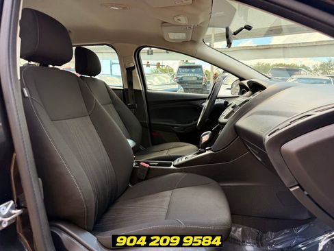 Used 2018 Ford Focus SE FWD image 35