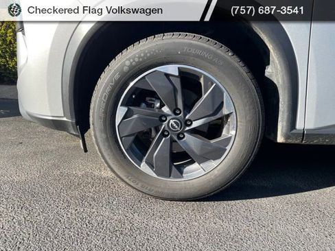 Used 2024 Nissan Rogue SV FWD image 7