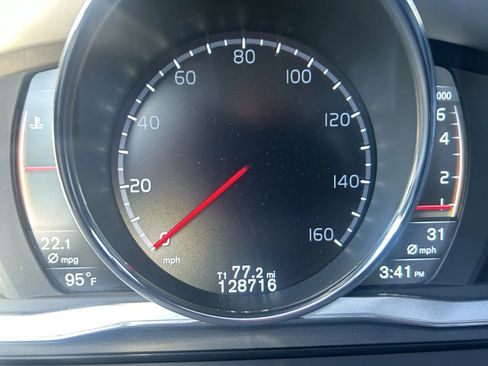 Used 2015 Volvo XC70 T6 image 18