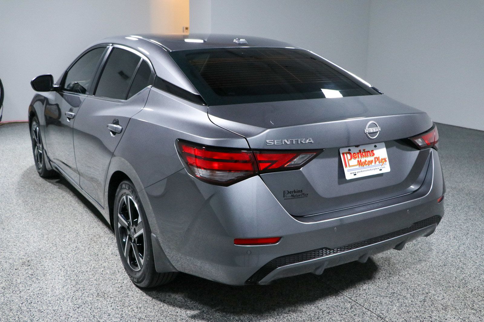 Used 2025 Nissan Sentra SV FWD image 9