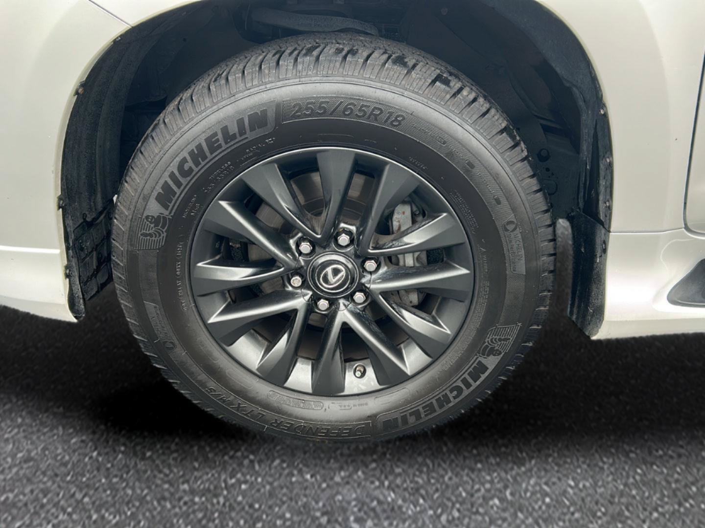 Used 2020 Lexus GX 460 Premium w/ Premium Package AWD/4WD image 9