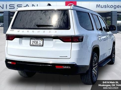 Used 2024 Jeep Wagoneer Series II w/ Flexible Seating Group image 5
