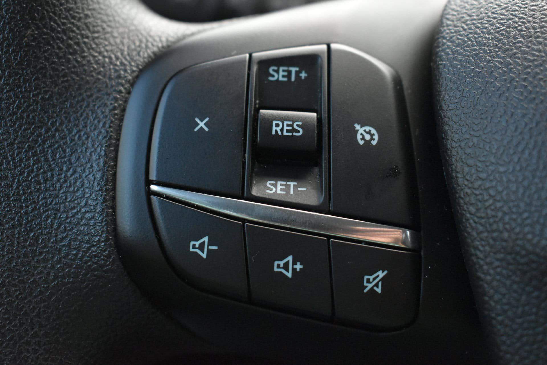 Used 2025 Ford Maverick XL w/ Equipment Group 102A AWD/4WD image 18