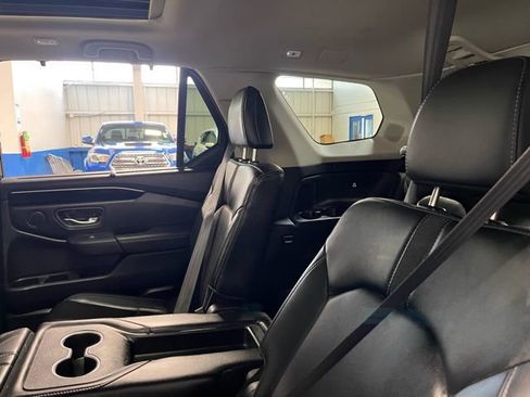 Used 2023 Honda Pilot Touring image 17
