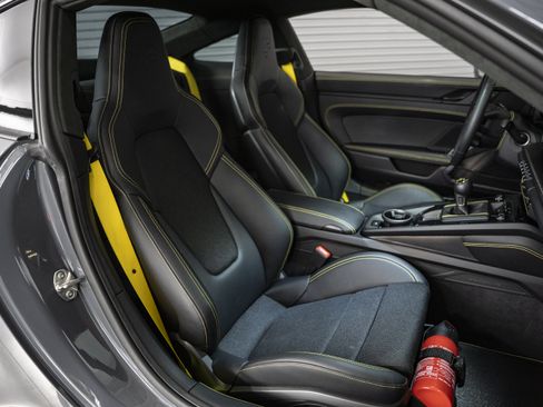 Used 2025 Porsche 911 GT3 RWD image 32