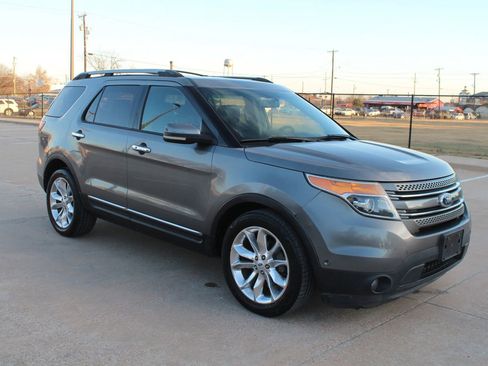 Used 2012 Ford Explorer Limited image 16