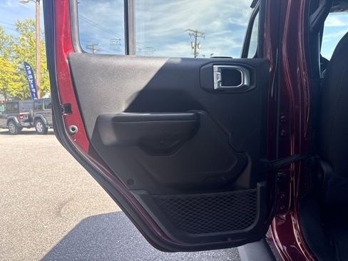 Used 2021 Jeep Wrangler Unlimited Sport image 25