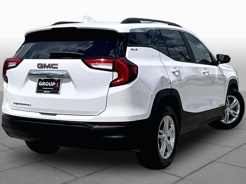 Used 2024 GMC Terrain SLE w/ Driver Convenience Package FWD image 13