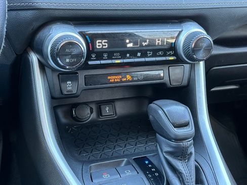 Used 2021 Toyota RAV4 XLE w/ Convenience Package image 23