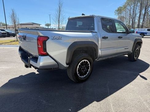 Used 2025 Toyota Tacoma TRD Off-Road AWD/4WD image 11