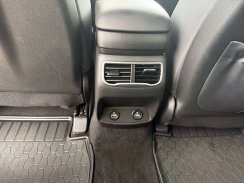 Used 2021 Hyundai Santa Fe SEL FWD image 16