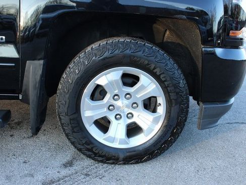 Used 2018 Chevrolet Silverado 1500 LT w/ All Star Edition image 37