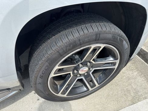 Used 2015 GMC Yukon XL Denali w/ Open Road Package image 15